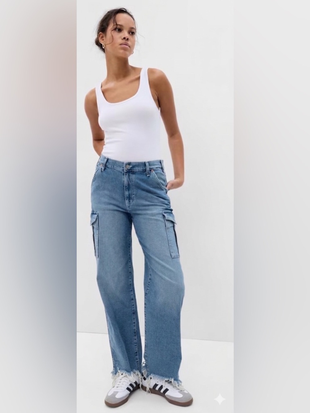 Gap Jeans 90s Loose Mid Rise Cargo jeans raw hem